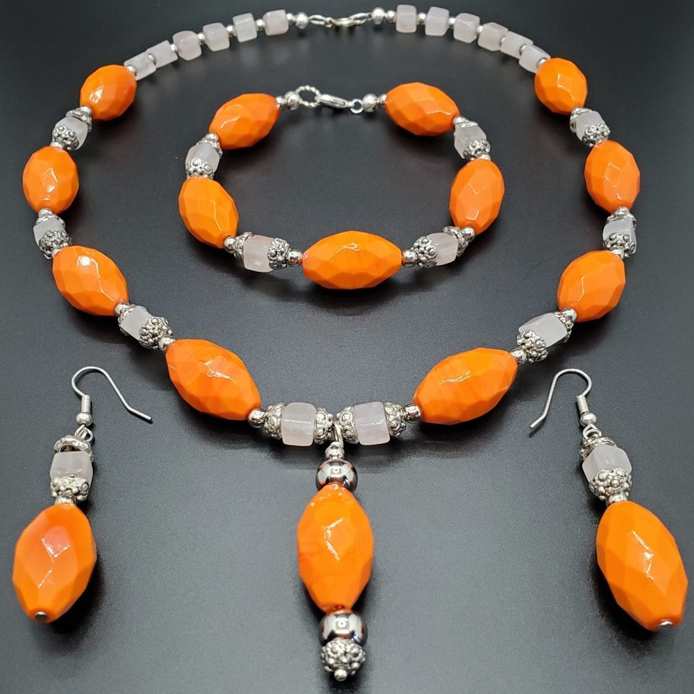 One-of-a-kind, Agate, Quartz, silver set.